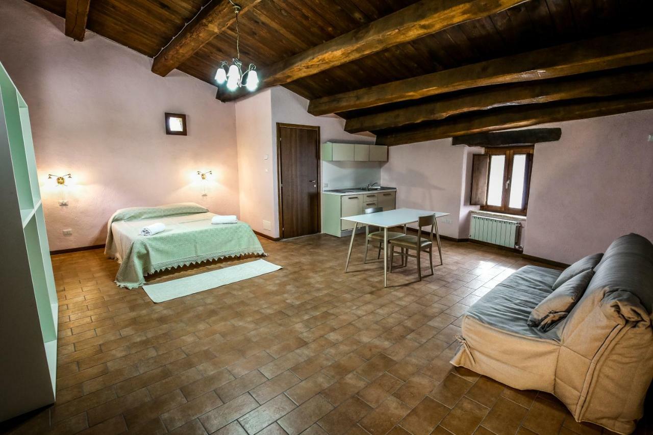 Le Aie Di Postignano Lägenhet Sellano Exteriör bild