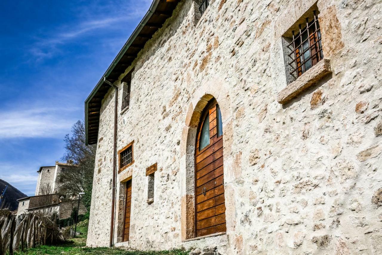 Le Aie Di Postignano Lägenhet Sellano Exteriör bild
